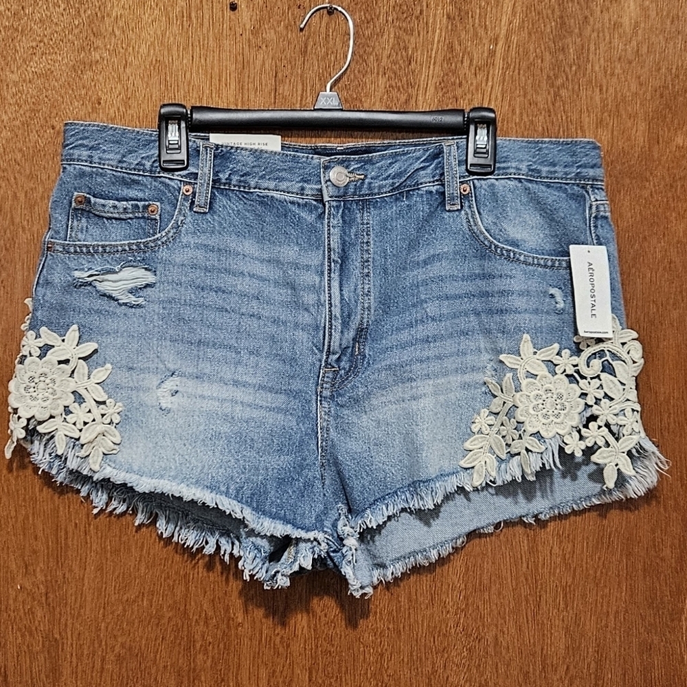 Aeropostal/vintage/ high-rise/denim shorts/ floral details/blue color/size 16 - Picture 3 of 13